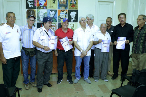 Homenajeados periodistas con 45 años dedicados al deporte