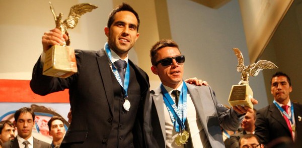 Claudio Bravo y Cristian Valenzuela son elegidos como “Mejor de los Mejores”