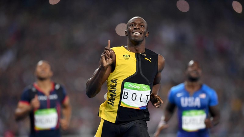 Usain Bolt cumplió su promesa y es el primer tricampeón en 100 metros.