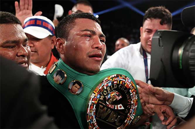 «Chocolatito» González gana su cuarta corona mundial de boxeo