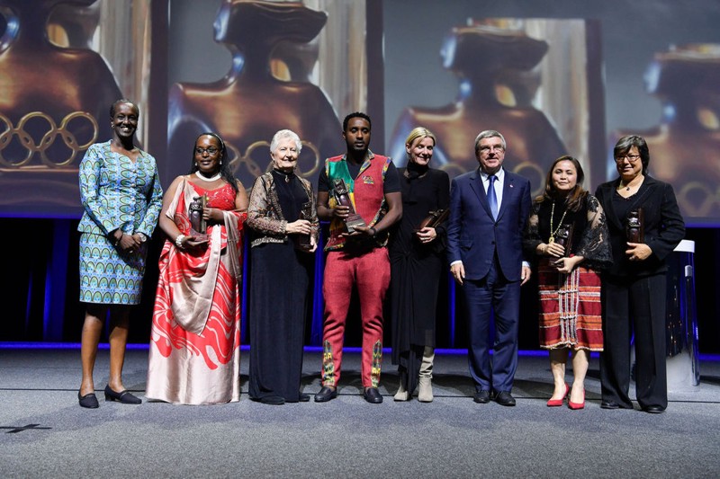 Premio del COI “Mujer y Deporte” para un hombre periodista deportivo