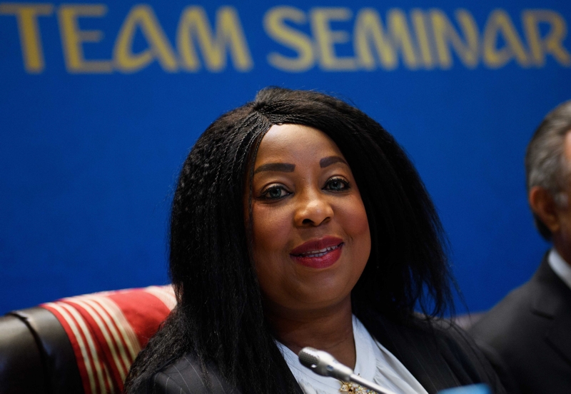 FIFA envía a Samoura para resolver la crisis de la confederación africana