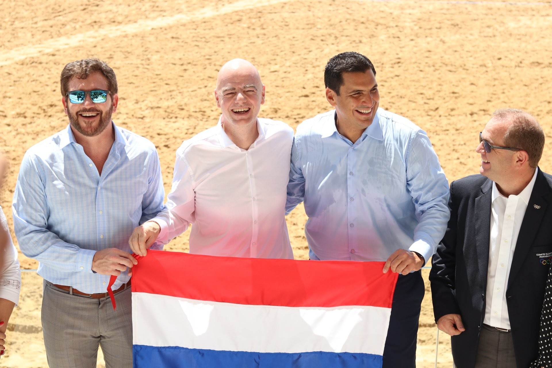 Infantino inaugura estadio de Beach Soccer  para Copa del Mundo FIFA en Asunción