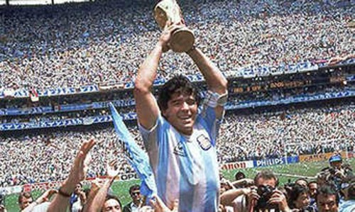 Maradona morreu, um duro golpe para todo mundo que ama futebol